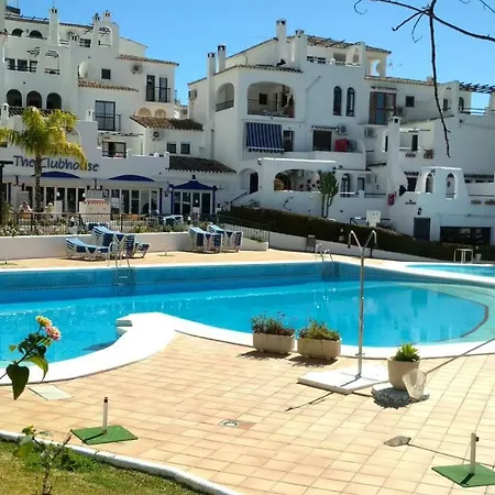 公寓 Pueblo Blanco 贝纳尔马德纳